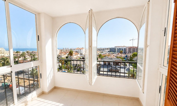 Resale - Apartment / flat - Torrevieja - Torre del moro