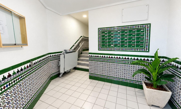 Resale - Apartment / flat - Torrevieja - Torre del moro