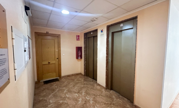 Revente - Appartement - Torrevieja - Centro