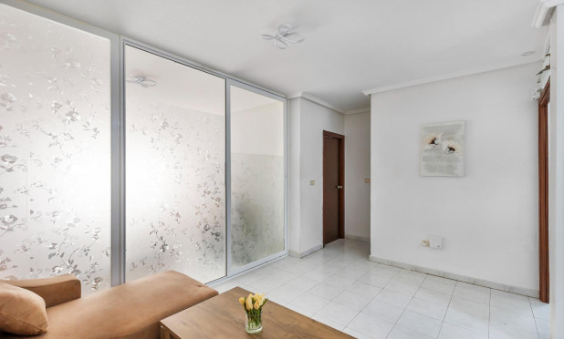 Resale - Apartment / flat - Torrevieja - Centro