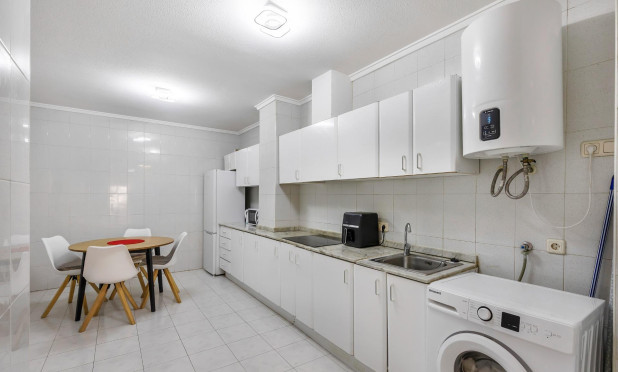Resale - Apartment / flat - Torrevieja - Centro