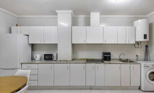 Resale - Apartment / flat - Torrevieja - Centro