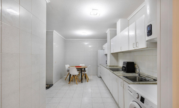 Resale - Apartment / flat - Torrevieja - Centro