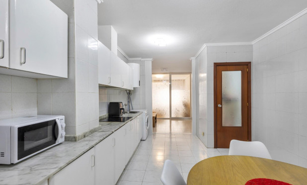 Resale - Apartment / flat - Torrevieja - Centro