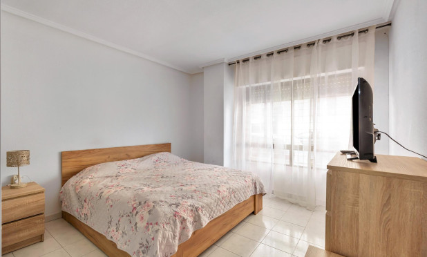Resale - Apartment / flat - Torrevieja - Centro