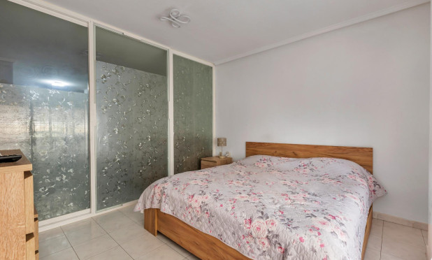 Resale - Apartment / flat - Torrevieja - Centro