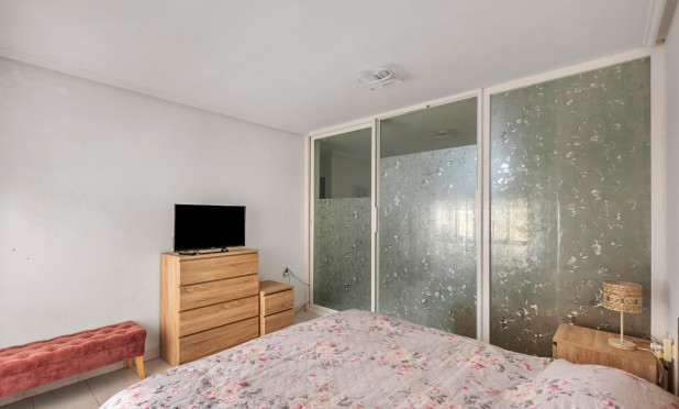 Resale - Apartment / flat - Torrevieja - Centro