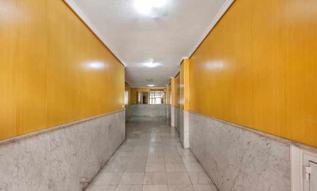 Resale - Apartment / flat - Torrevieja - Centro