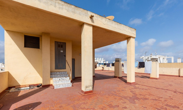 Resale - Apartment / flat - Torrevieja - Centro