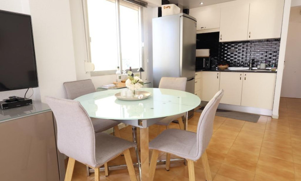 Resale - Apartment / flat - Torrevieja - La Veleta