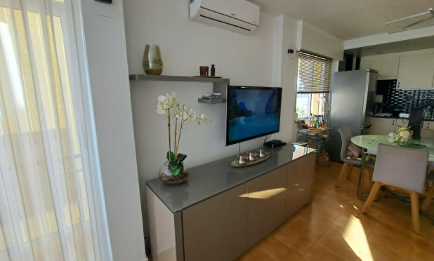 Resale - Apartment / flat - Torrevieja - La Veleta