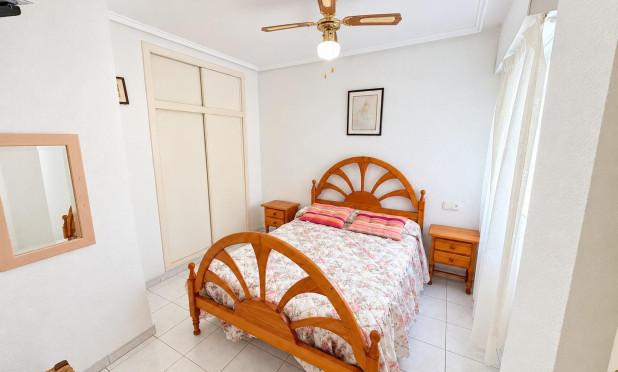 Resale - Apartment / flat - Torrevieja - Estacion de autobuses
