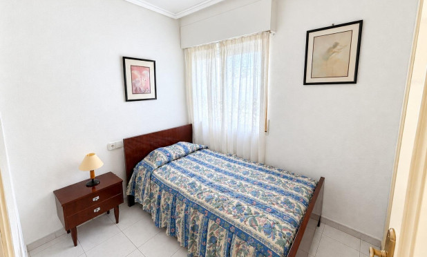 Resale - Apartment / flat - Torrevieja - Estacion de autobuses
