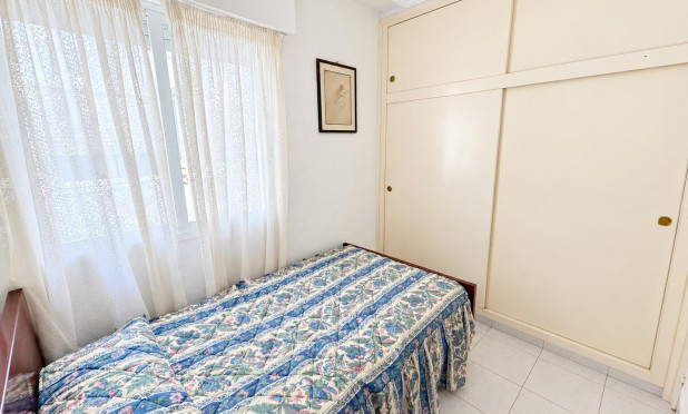 Resale - Apartment / flat - Torrevieja - Estacion de autobuses