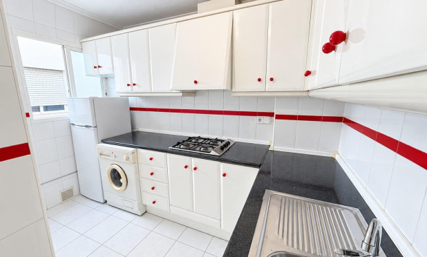 Resale - Apartment / flat - Torrevieja - Estacion de autobuses