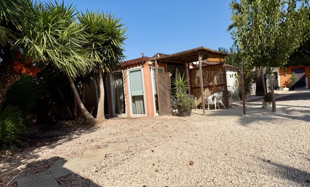 Odsprzedaż - Finca / Nieruchomość wiejska - La Marina - Elche / Elx
