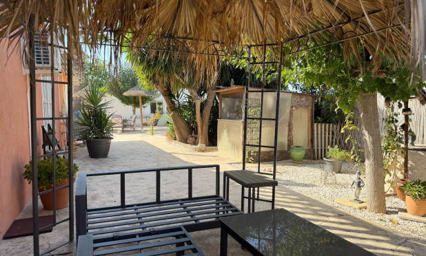 Odsprzedaż - Finca / Nieruchomość wiejska - La Marina - Elche / Elx