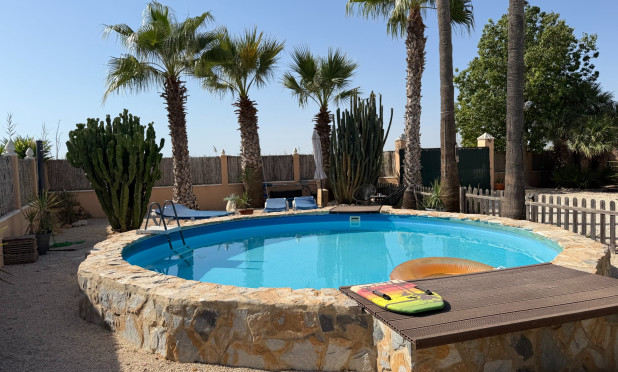 Odsprzedaż - Finca / Nieruchomość wiejska - La Marina - Elche / Elx