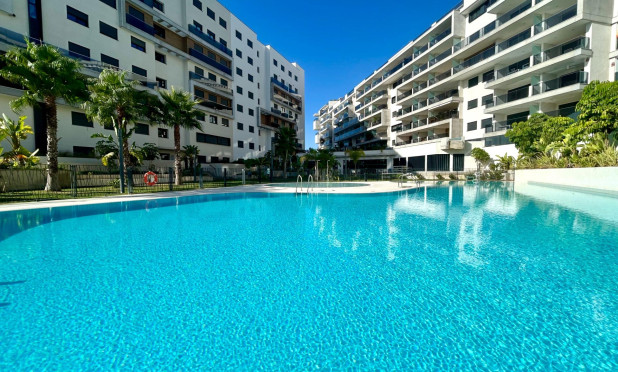 Odsprzedaż - Mieszkanie w bloku - Dehesa de Campoamor - Campoamor