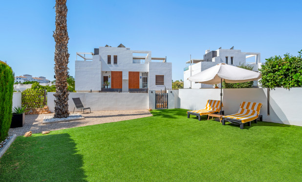 Odsprzedaż - Villa - Orihuela Costa - Villamartín