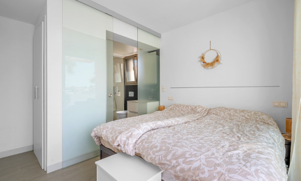Odsprzedaż - Villa - Orihuela Costa - Villamartín