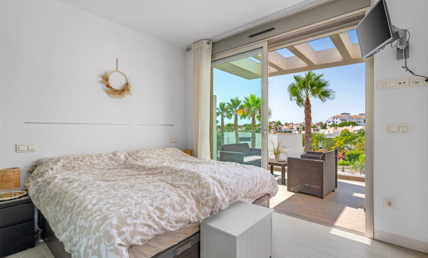 Odsprzedaż - Villa - Orihuela Costa - Villamartín
