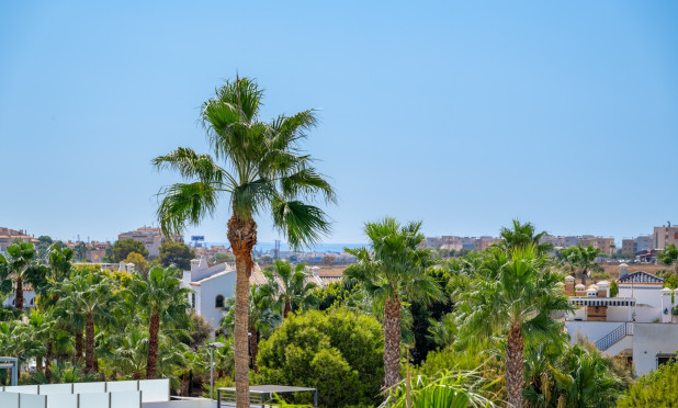 Odsprzedaż - Villa - Orihuela Costa - Villamartín