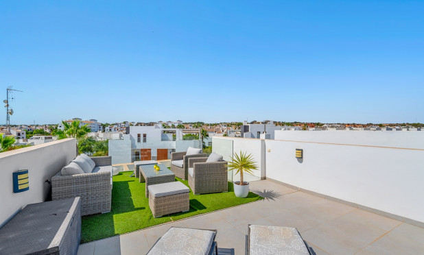 Odsprzedaż - Villa - Orihuela Costa - Villamartín