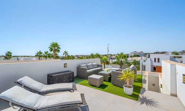 Odsprzedaż - Villa - Orihuela Costa - Villamartín