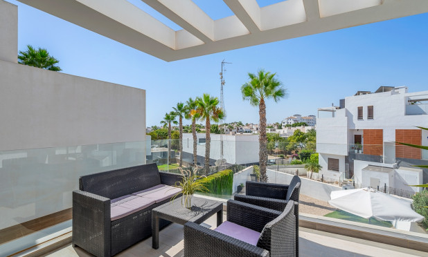 Odsprzedaż - Villa - Orihuela Costa - Villamartín