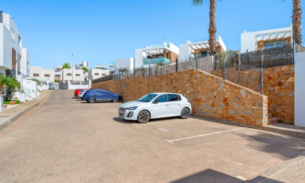 Odsprzedaż - Villa - Orihuela Costa - Villamartín