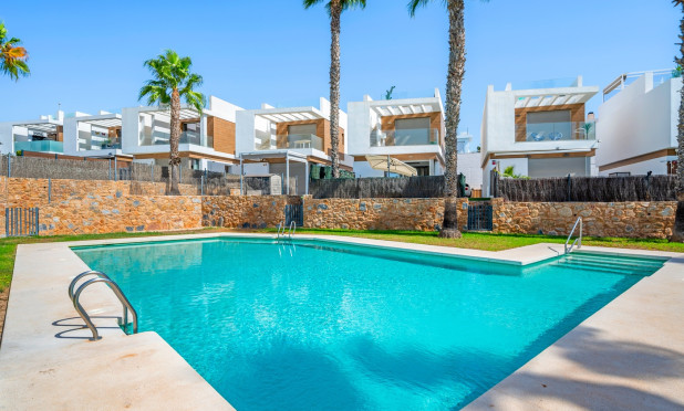 Odsprzedaż - Villa - Orihuela Costa - Villamartín