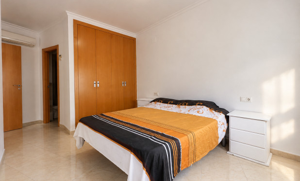 Odsprzedaż - Mieszkanie w bloku - Denia - Dénia