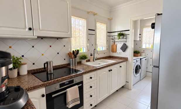 Resale - Apartment / flat - Denia - Les Marines - Las Marinas