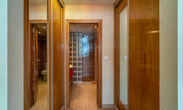 Resale - Apartment / flat - Torrevieja - Playa de los Locos