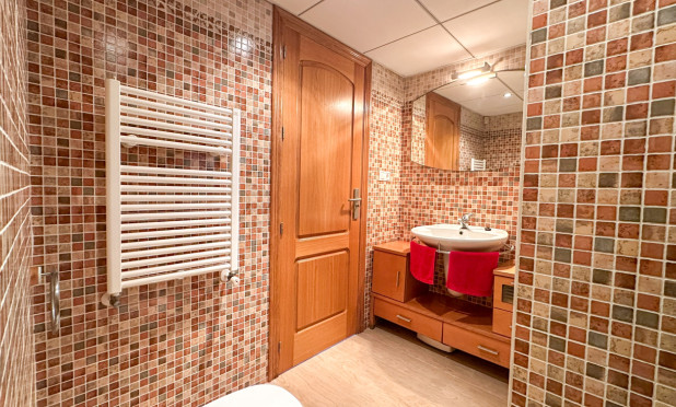Resale - Apartment / flat - Torrevieja - Playa de los Locos