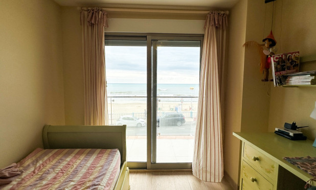 Resale - Apartment / flat - Torrevieja - Playa de los Locos