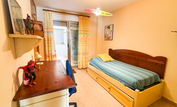 Resale - Apartment / flat - Torrevieja - Playa de los Locos