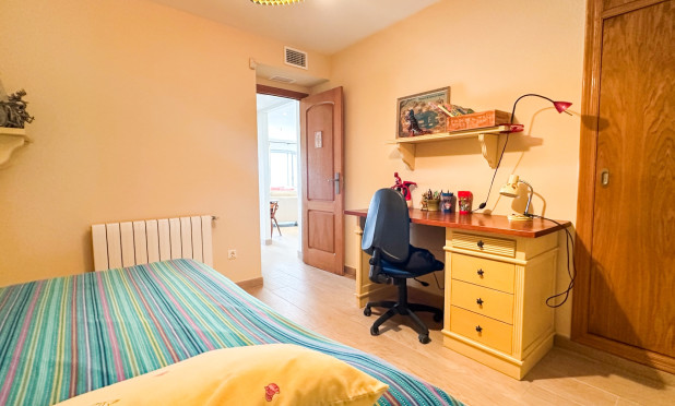 Resale - Apartment / flat - Torrevieja - Playa de los Locos