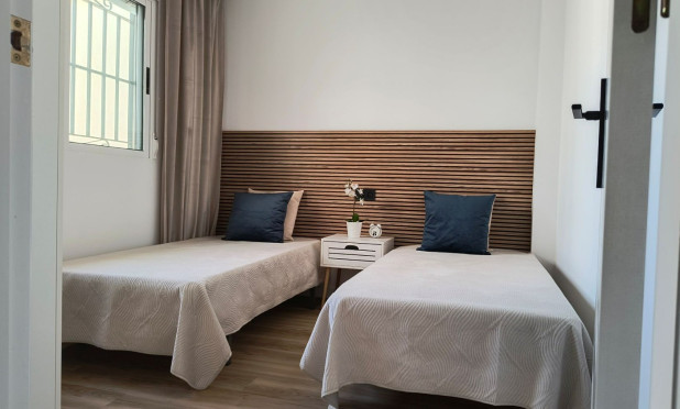 Resale - Townhouse - Alicante - La Florida