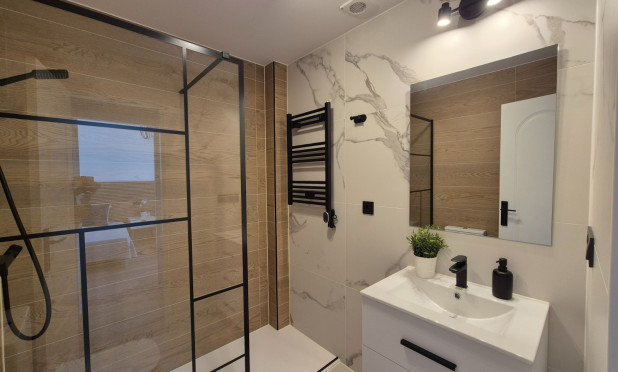 Resale - Townhouse - Alicante - La Florida