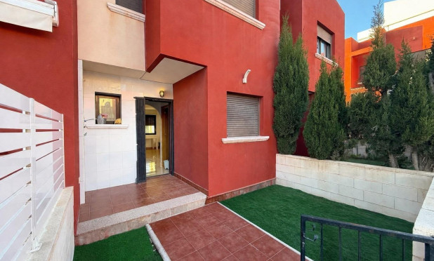 Resale - Townhouse - Torrevieja - Aguas Nuevas