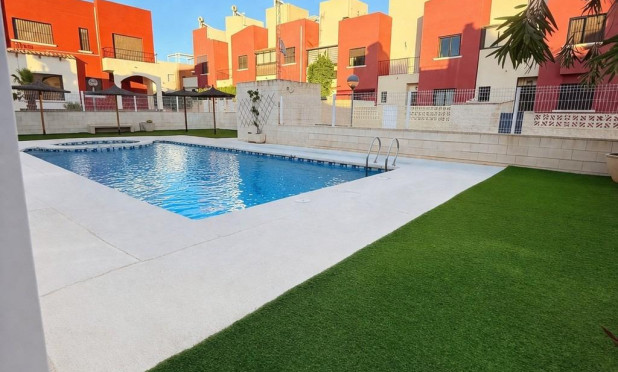 Resale - Townhouse - Torrevieja - Aguas Nuevas