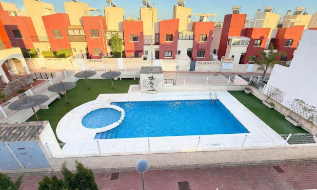 Resale - Townhouse - Torrevieja - Aguas Nuevas