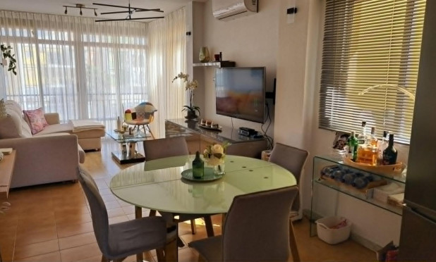 Resale - Apartment / flat - Torrevieja - La Veleta