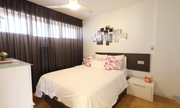 Resale - Apartment / flat - Torrevieja - La Veleta