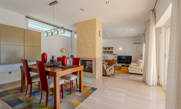 Herverkoop - Finca / Landelijke woning - Almoradí
