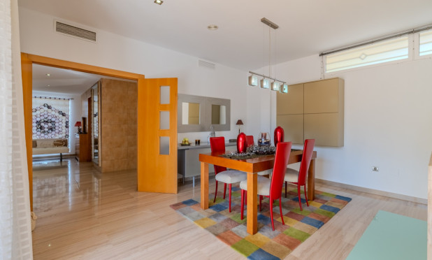 Herverkoop - Finca / Landelijke woning - Almoradí