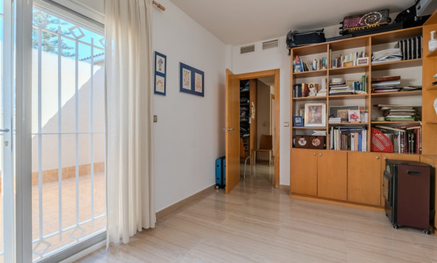 Herverkoop - Finca / Landelijke woning - Almoradí