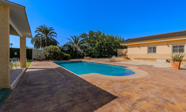 Herverkoop - Finca / Landelijke woning - Almoradí